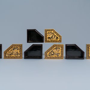 An extensive Chinese Canton export gilt and lacquer gaming box with mother-of-pearl accessories, 19th C. — photo 28