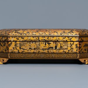 An extensive Chinese Canton export gilt and lacquer gaming box with mother-of-pearl accessories, 19th C. — photo 37
