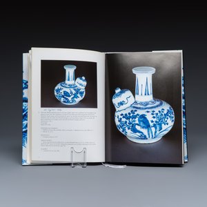 An extensive collection of 47 Marchant exhibition catalogues — photo 21