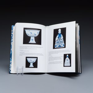 An extensive collection of 47 Marchant exhibition catalogues — photo 33