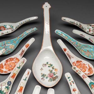 An extensive collection of 62 Chinese porcelain spoons, 19/20th C. — foto 7