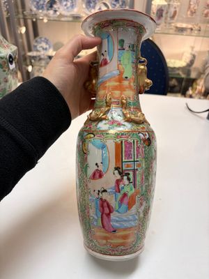 An extensive group of 23 Chinese Canton famille rose wares, 19th C. — 照片 1