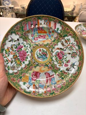 An extensive group of 23 Chinese Canton famille rose wares, 19th C. — 照片 132