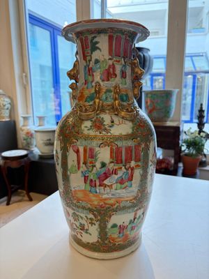 An extensive group of 23 Chinese Canton famille rose wares, 19th C. — 照片 161