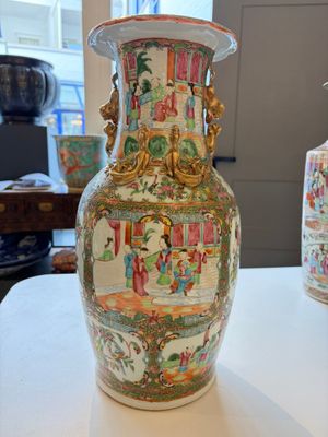 An extensive group of 23 Chinese Canton famille rose wares, 19th C. — 照片 174