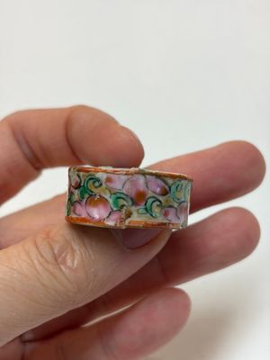An extensive group of 23 Chinese Canton famille rose wares, 19th C. — 照片 96