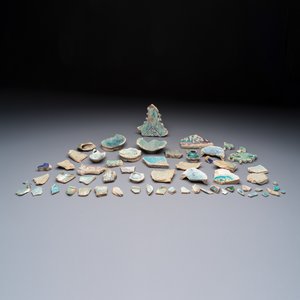 An extensive study collection of Islamic pottery fragments — 照片 1