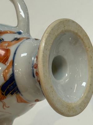 An extraordinary Chinese Imari-style oil lamp and cover, Kangxi/Yongzheng — photo 13
