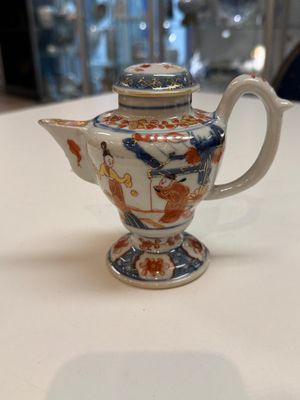 An extraordinary Chinese Imari-style oil lamp and cover, Kangxi/Yongzheng — photo 3