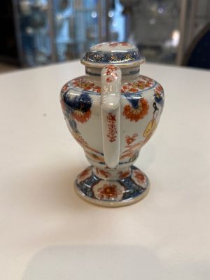 An extraordinary Chinese Imari-style oil lamp and cover, Kangxi/Yongzheng — photo 4