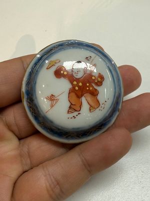 An extraordinary Chinese Imari-style oil lamp and cover, Kangxi/Yongzheng — photo 5