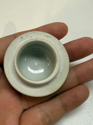 An extraordinary Chinese Imari-style oil lamp and cover, Kangxi/Yongzheng — photo 6