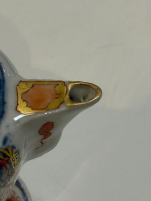 An extraordinary Chinese Imari-style oil lamp and cover, Kangxi/Yongzheng — photo 8