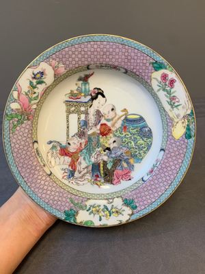An extremely fine pair of Chinese famille rose ruby-back eggshell plates with a lady and playing boys, Yongzheng — photo 13