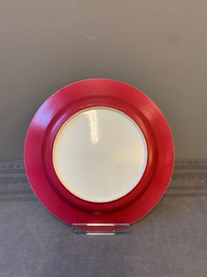 An extremely fine pair of Chinese famille rose ruby-back eggshell plates with a lady and playing boys, Yongzheng — photo 3