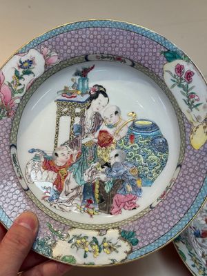 An extremely fine pair of Chinese famille rose ruby-back eggshell plates with a lady and playing boys, Yongzheng — photo 34