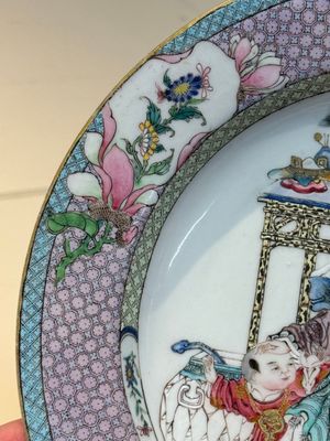 An extremely fine pair of Chinese famille rose ruby-back eggshell plates with a lady and playing boys, Yongzheng — photo 37