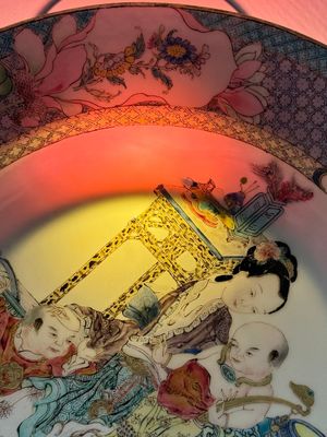 An extremely fine pair of Chinese famille rose ruby-back eggshell plates with a lady and playing boys, Yongzheng — photo 47