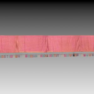 An extremely large Chinese red-ground embroidered silk 'Sanxing and Eight Immortals' panel, 19th C. — 照片 2