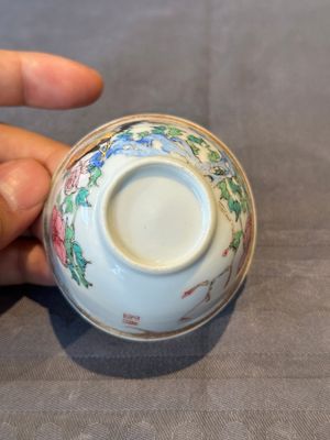 An extremely rare and early Chinese famille rose semi-eggshell 'rooster' cup, Baiyun Shanren 白雲山人 seal mark, Yongzheng — 照片 7