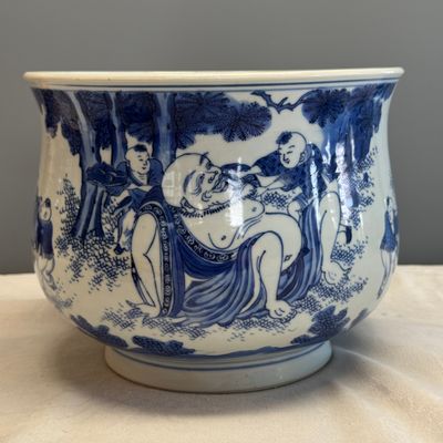 An extremely rare and fine Chinese blue and white 'Liu Zi Xi Mi Le 六子戲彌勒' censer — 照片 1