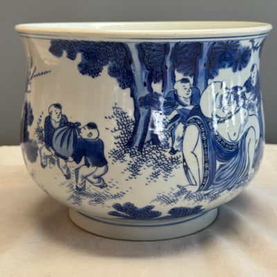 An extremely rare and fine Chinese blue and white 'Liu Zi Xi Mi Le 六子戲彌勒' censer — 照片 6