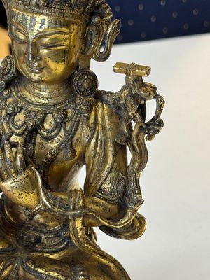 An extremely rare and fine Chinese gilt-bronze Buddha, inscribed 大明正統己未金川比丘昌靜捐資命工造, Zhengtong mark and of the period, dated 1439 — photo 24