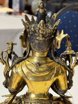 An extremely rare and fine Chinese gilt-bronze Buddha, inscribed 大明正統己未金川比丘昌靜捐資命工造, Zhengtong mark and of the period, dated 1439 — photo 25