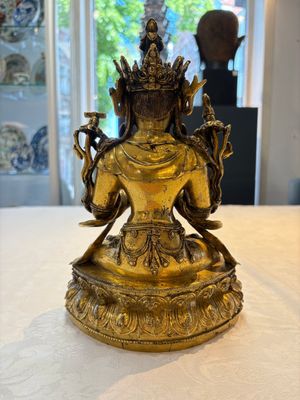 An extremely rare and fine Chinese gilt-bronze Buddha, inscribed 大明正統己未金川比丘昌靜捐資命工造, Zhengtong mark and of the period, dated 1439 — photo 3