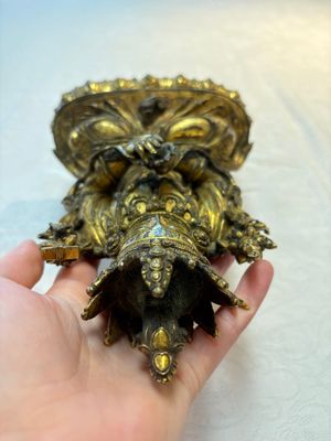 An extremely rare and fine Chinese gilt-bronze Buddha, inscribed 大明正統己未金川比丘昌靜捐資命工造, Zhengtong mark and of the period, dated 1439 — photo 5