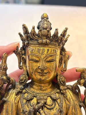 An extremely rare and fine Chinese gilt-bronze Buddha, inscribed 大明正統己未金川比丘昌靜捐資命工造, Zhengtong mark and of the period, dated 1439 — photo 8