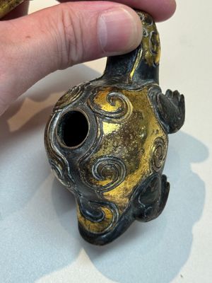 An extremely rare and fine Chinese gilt-bronze tortoise-form water dropper and cover, Song — photo 20