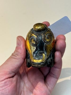 An extremely rare and fine Chinese gilt-bronze tortoise-form water dropper and cover, Song — photo 3