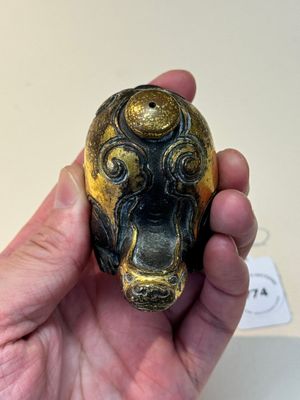 An extremely rare and fine Chinese gilt-bronze tortoise-form water dropper and cover, Song — photo 6