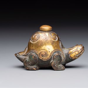 An extremely rare and fine Chinese gilt-bronze tortoise-form water dropper and cover, Song — photo 2
