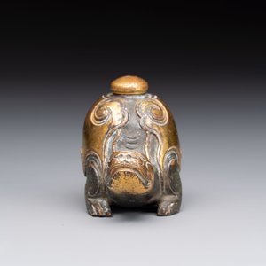 An extremely rare and fine Chinese gilt-bronze tortoise-form water dropper and cover, Song — photo 5