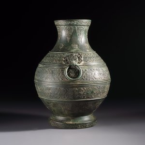 An extremely rare Chinese archaic bronze wine vessel, 'Hu 壺', Warring States period — 照片 2