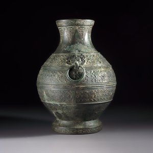 An extremely rare Chinese archaic bronze wine vessel, 'Hu 壺', Warring States period — 照片 4