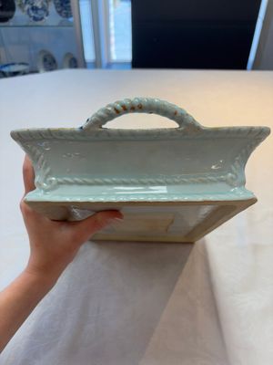 An extremely rare Chinese armorial rectangular basket with the arms of Sioc'han de Kersabiec, Kangxi, ca. 1715 — photo 4