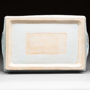 An extremely rare Chinese armorial rectangular basket with the arms of Sioc'han de Kersabiec, Kangxi, ca. 1715 — photo 2