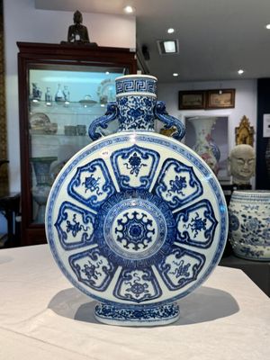 An extremely rare Chinese blue and white 'Bajixiang' moonflask, Yongzheng mark and of the period — photo 45