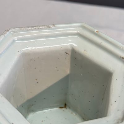 An extremely rare Chinese blue and white hexagonal salt — 照片 18