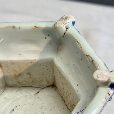 An extremely rare Chinese blue and white hexagonal salt — 照片 22