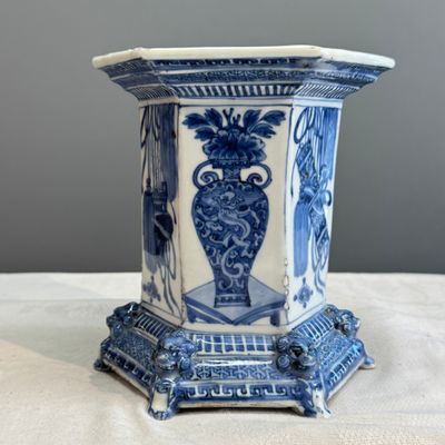 An extremely rare Chinese blue and white hexagonal salt — 照片 6