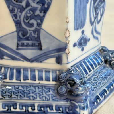 An extremely rare Chinese blue and white hexagonal salt — 照片 10