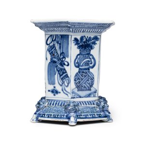 An extremely rare Chinese blue and white hexagonal salt — 照片 2