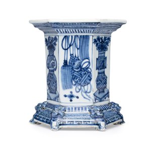 An extremely rare Chinese blue and white hexagonal salt — 照片 5