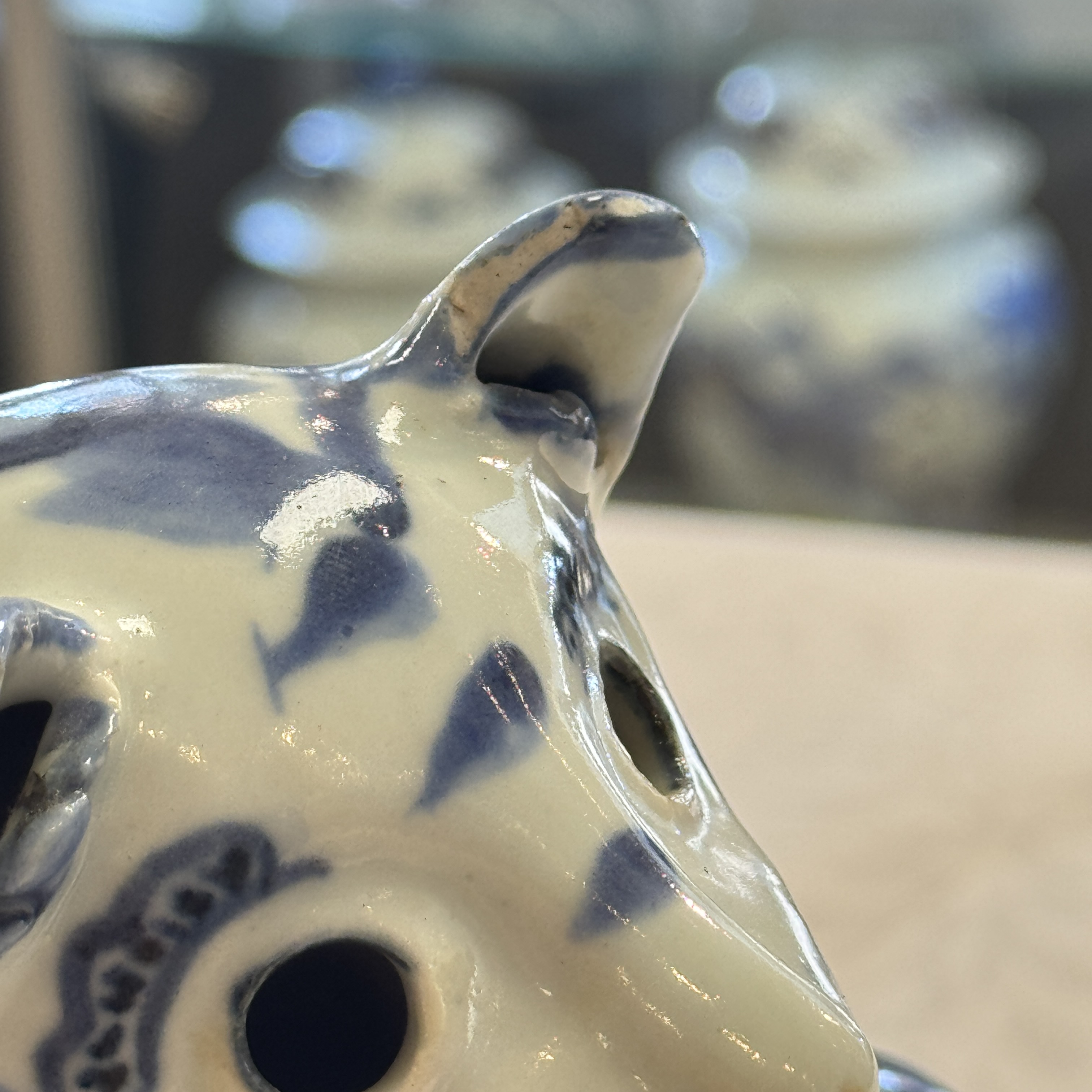 An extremely rare Chinese blue and white ko-sometsuke 'Cat' incense burner — photo 24