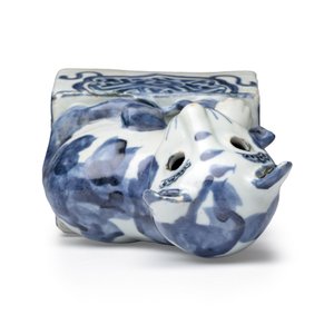 An extremely rare Chinese blue and white ko-sometsuke 'Cat' incense burner — photo 6