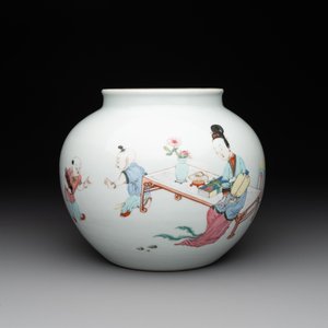 An extremely rare Chinese famille rose globular 'lady and boys' jar, Yongzheng — photo 2